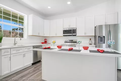 Kitchen - 4265 Cremona Dr, Sebring, FL 33872 photo 2 of 3