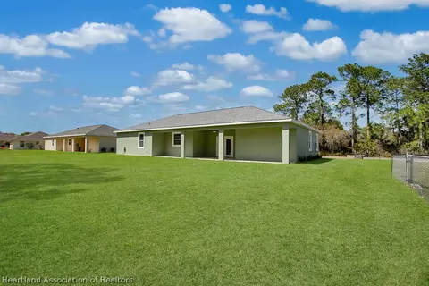 Exterior - 4265 Cremona Dr, Sebring, FL 33872 photo 5 of 9