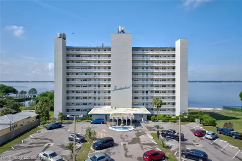 2131 Lakeview Drive 806, Sebring, FL 33870