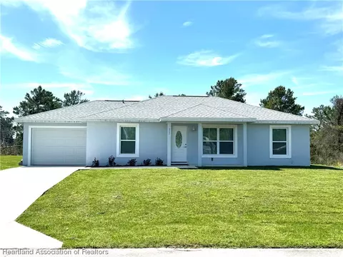 713 Lincoln Rd NE, Lake Placid, FL 33852