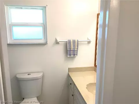 Bath - 500 Cherry Tree Dr, Sebring, FL 33876 photo 3 of 3