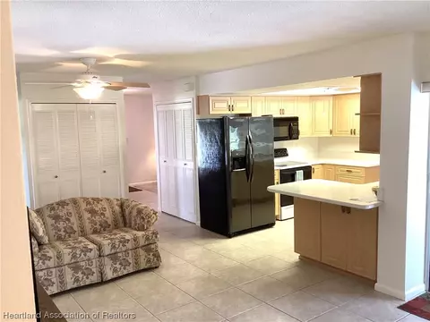 Living - 500 Cherry Tree Dr, Sebring, FL 33876 photo 2 of 6