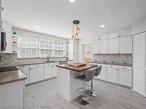 Kitchen - 1613 Pasadena Ave, Sebring, FL 33870 photo 2 of 2