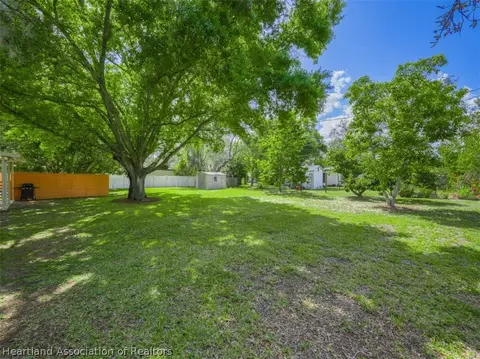 Exterior - 1613 Pasadena Ave, Sebring, FL 33870 photo 3 of 5