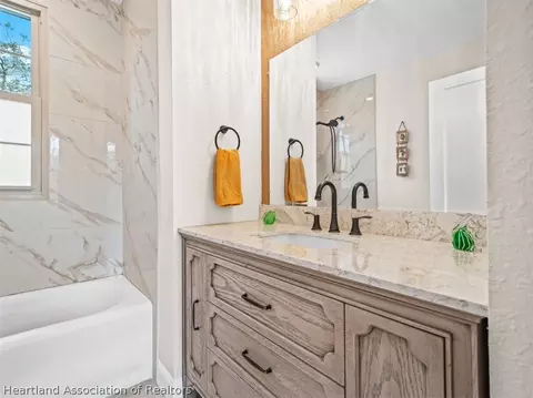 Bath - 1613 Pasadena Ave, Sebring, FL 33870 photo 4 of 4