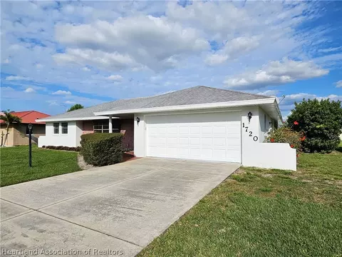 1720 Palm St, Sebring, FL 33870