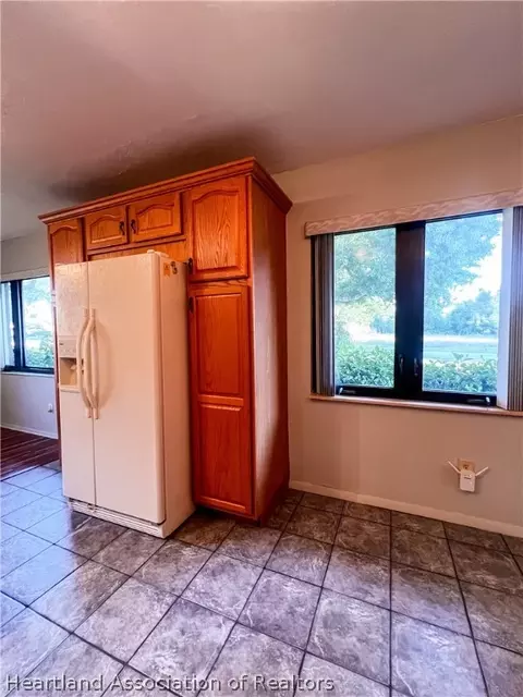 Kitchen - 4924 Cricket Dr, Sebring, FL 33876 photo 6 of 7