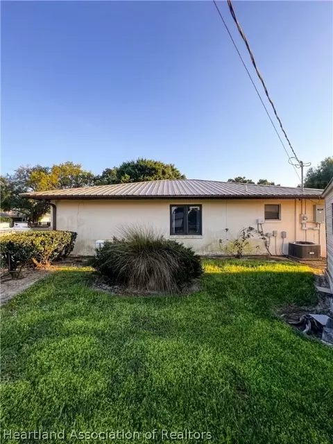 Exterior - 4924 Cricket Dr, Sebring, FL 33876 photo 18 of 21