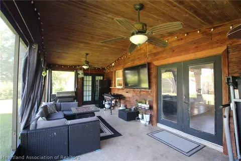 Exterior - 400 SW 85th Ave, Okeechobee, FL 34974 photo 6 of 10