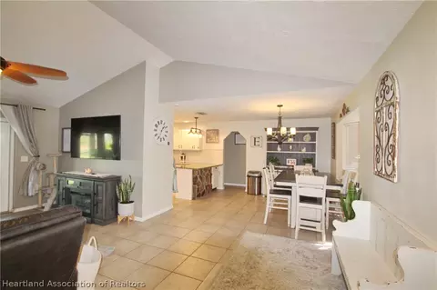 Entry Way - 400 SW 85th Ave, Okeechobee, FL 34974 photo 1 of 3