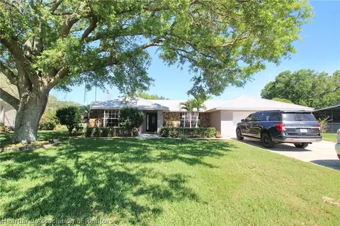 Exterior - 400 SW 85th Ave, Okeechobee, FL 34974 photo 2 of 10