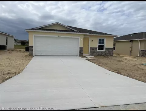 1825 Grand Ridge St, Sebring, FL 33870