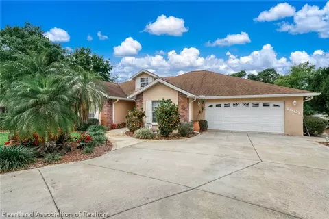 1800 Sylvia St, Lake Placid, FL 33852