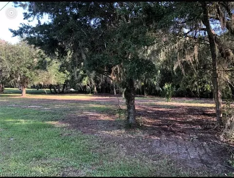 3406 Country Lake Dr, Sebring, FL 33876