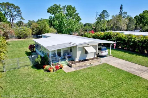 310 Pine Tree Ln, Sebring, FL 33872