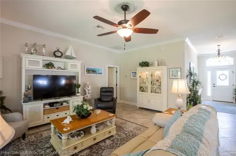 Living - 4620 Vantage Cir, Sebring, FL 33872 photo 2 of 5