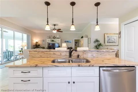 Kitchen - 4620 Vantage Cir, Sebring, FL 33872 photo 4 of 7