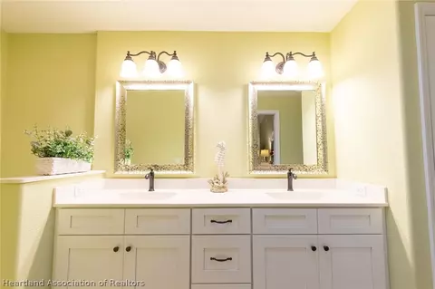 Bath - 4620 Vantage Cir, Sebring, FL 33872 photo 1 of 7