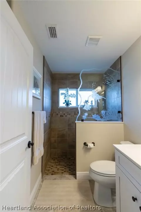 Bath - 4620 Vantage Cir, Sebring, FL 33872 photo 6 of 7