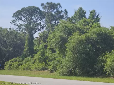 5724 Sun Valley Dr, Sebring, FL 33876