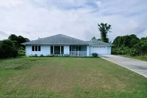 648 NW Buccaneer Street Nw 4, Lake Placid, FL 33852