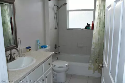 Bath - 4422 Whiting Dr, Sebring, FL 33870 photo 9 of 11