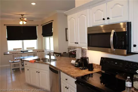 Kitchen - 4422 Whiting Dr, Sebring, FL 33870 photo 3 of 3