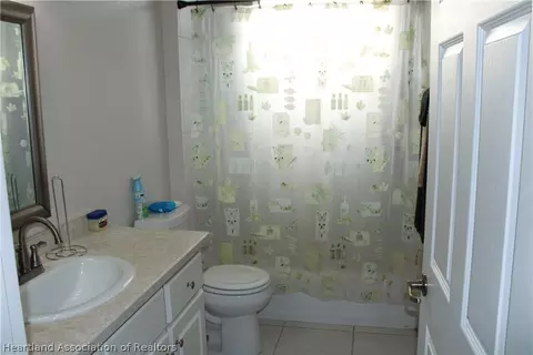 Bath - 4422 Whiting Dr, Sebring, FL 33870 photo 11 of 11