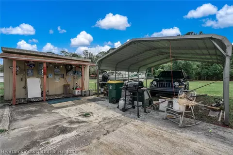 2041 Gardner Dr, Lorida, FL 33857 photo 9