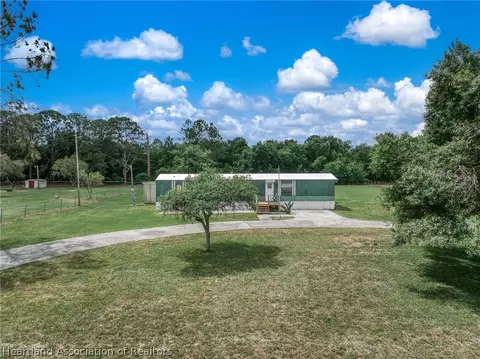 2041 Gardner Dr, Lorida, FL 33857 photo 4