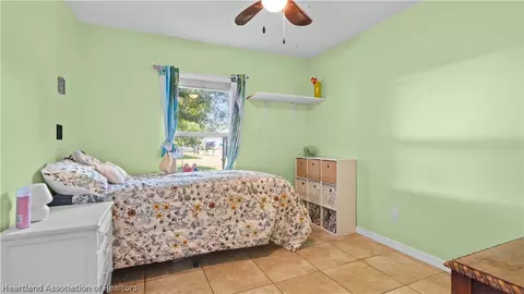 Bedroom - 919 SE 38th Ave, Okeechobee, FL 34974 photo 3 of 4