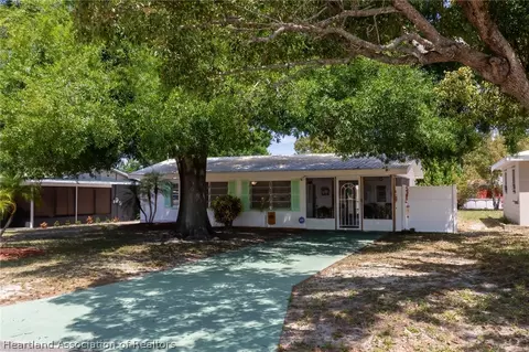 908 W Prairie St, Avon Park, FL 33825
