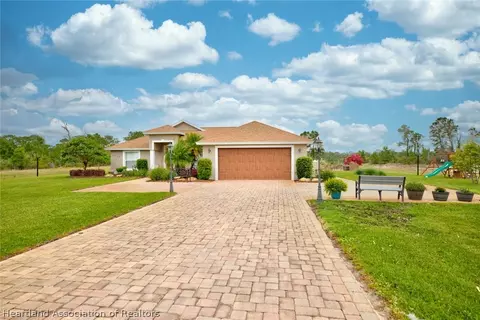 Exterior - 4093 Camp Shore Dr, Sebring, FL 33875 photo 3 of 10