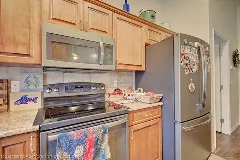 Kitchen - 4093 Camp Shore Dr, Sebring, FL 33875 photo 5 of 6