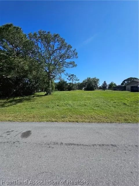 7824 Granada Rd, Sebring, FL 33876 photo 2