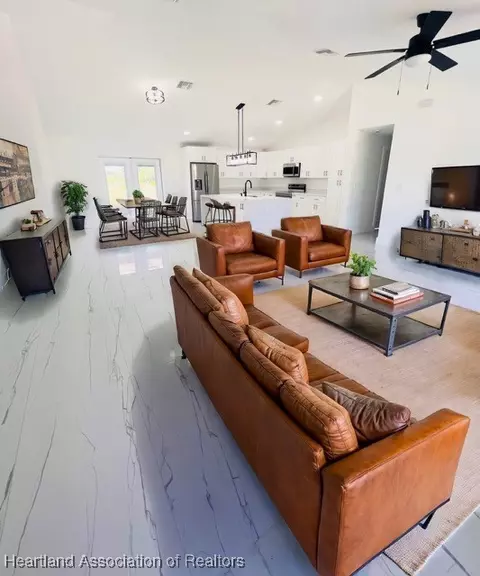 Living - 459 Thiseldo Ln, Sebring, FL 33875 photo 1 of 1