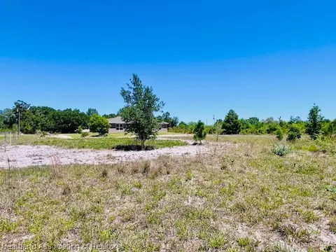 Exterior - 459 Thiseldo Ln, Sebring, FL 33875 photo 10 of 13