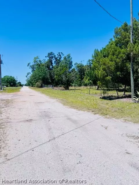 View/Area - 459 Thiseldo Ln, Sebring, FL 33875 photo 2 of 2