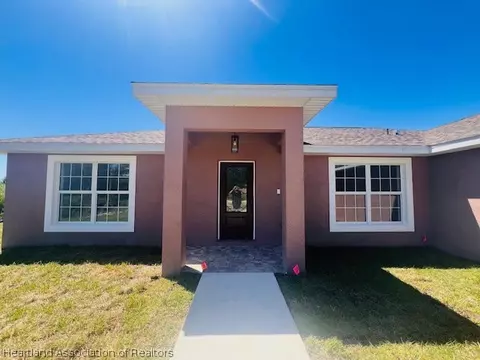 Exterior - 459 Thiseldo Ln, Sebring, FL 33875 photo 4 of 13