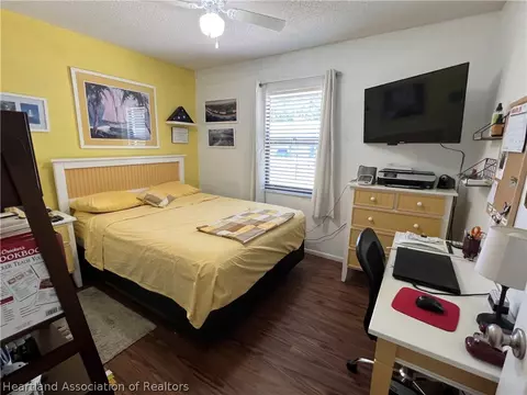 Bedroom - 4111 Thompson Ave, Sebring, FL 33875 photo 3 of 4