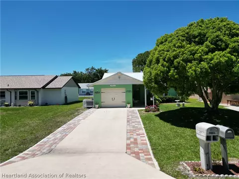 Exterior - 4111 Thompson Ave, Sebring, FL 33875 photo 2 of 9