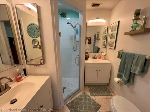Bath - 4111 Thompson Ave, Sebring, FL 33875 photo 1 of 3