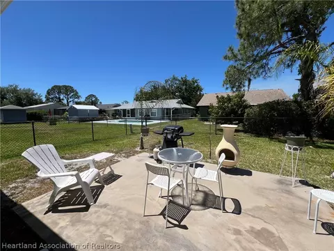 Exterior - 4111 Thompson Ave, Sebring, FL 33875 photo 8 of 9