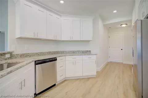 Kitchen - 1917 Iris Ave, Sebring, FL 33875 photo 2 of 8