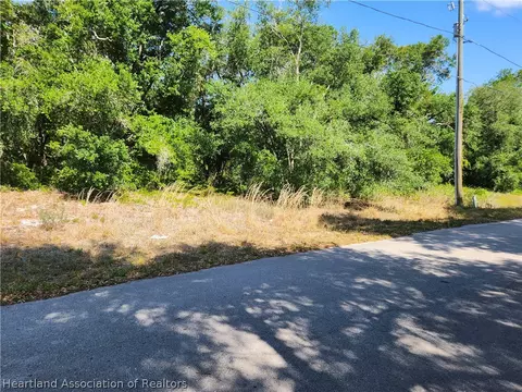 3123 Holifield Ave, Lake Placid, FL 33852