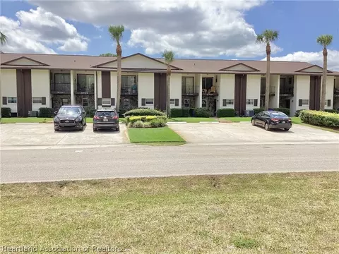 Exterior - 3711 Edgewater Dr, Sebring, FL 33872 photo 2 of 8