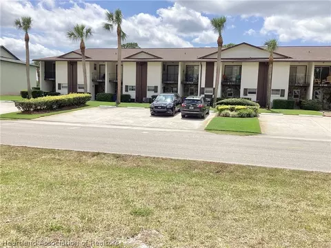 Exterior - 3711 Edgewater Dr, Sebring, FL 33872 photo 3 of 8