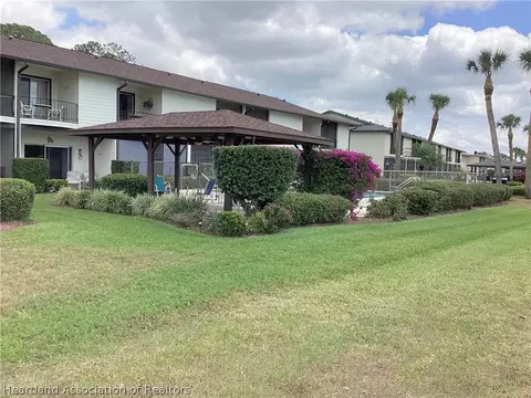 Exterior - 3711 Edgewater Dr, Sebring, FL 33872 photo 4 of 8