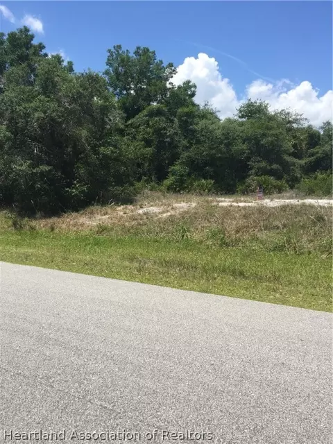 5513 Thunder Rd, Sebring, FL 33876