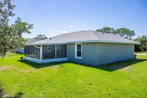 Exterior - 4322 Jaguar Dr, Sebring, FL 33872 photo 4 of 6